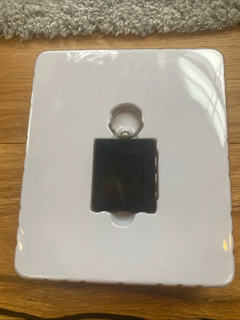 Black Digital Photo Album Keychain - USB Rechargeable
